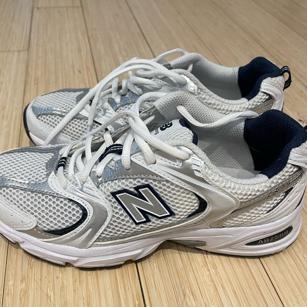 Barely used new balance 530